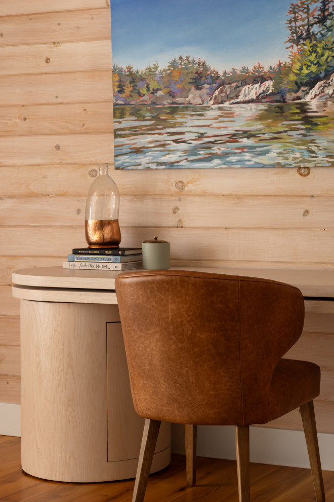 Example of a transitional home design design in Toronto