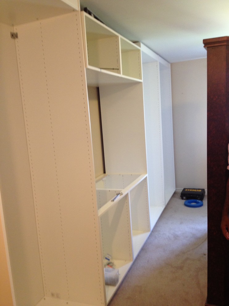Example of a minimalist home design design in Toronto