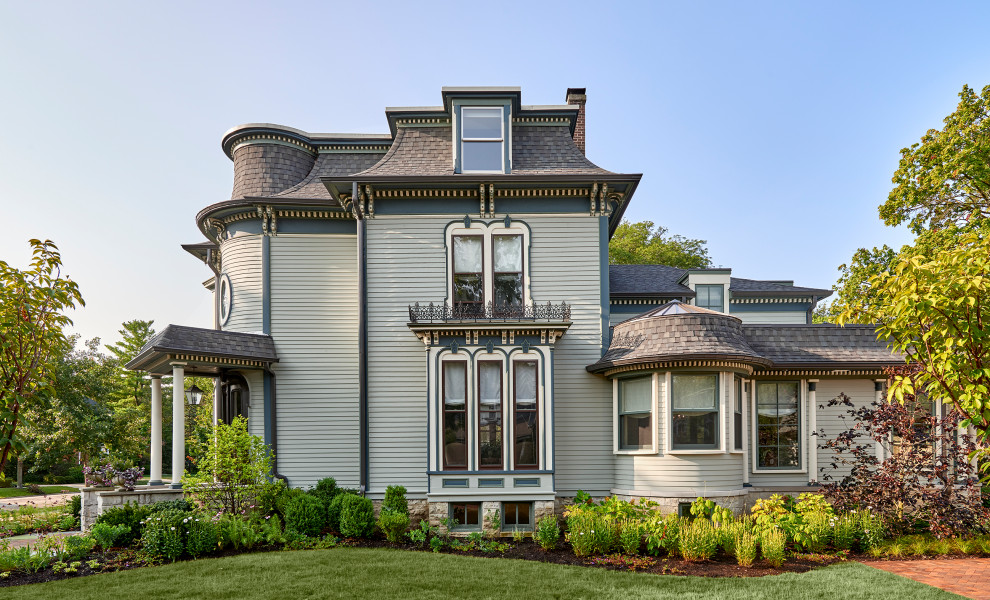 Large transitional gray four-story mixed siding exterior home idea in Chicago