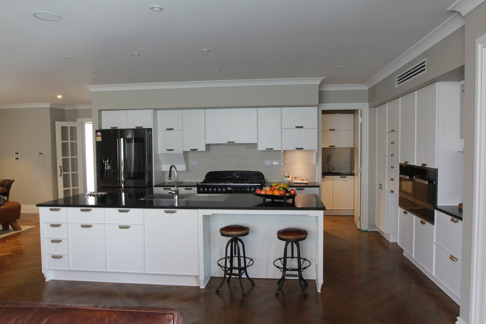Design ideas for a large classic kitchen in Auckland.