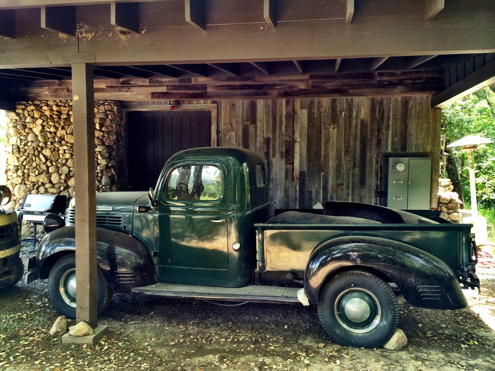 Country garage photo in San Francisco