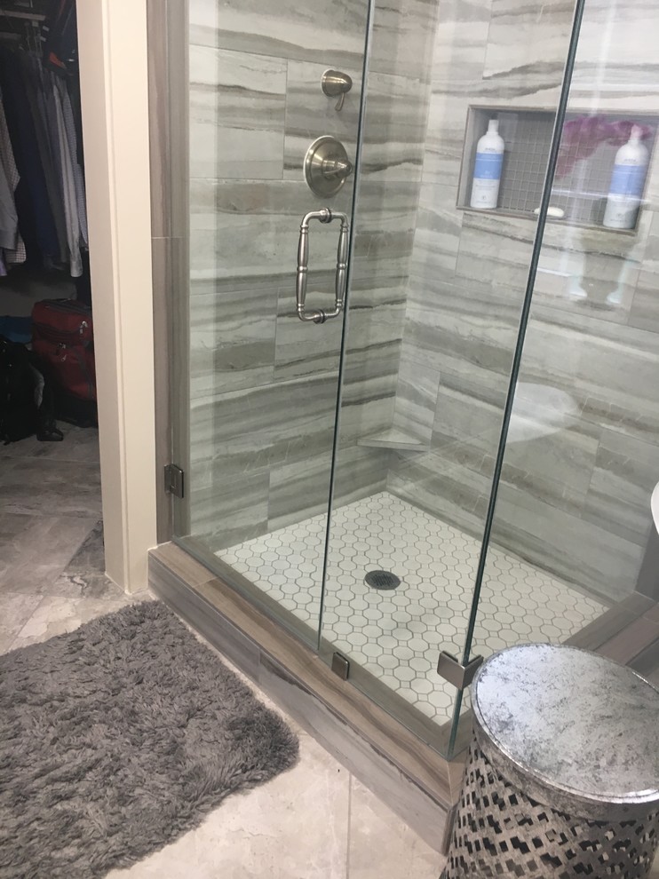 Transitional bathroom photo in Houston
