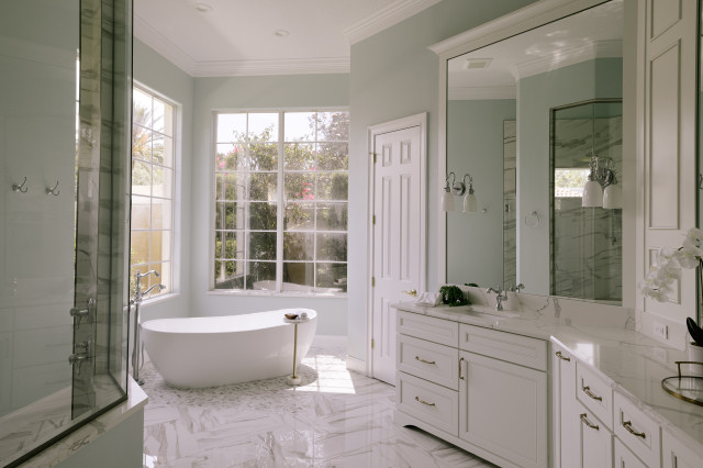 Heathrow Spa-Inspired Master Bathroom nyklassisk-badrum