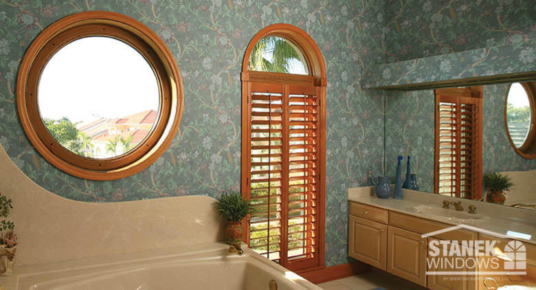 Inspiration for a modern bathroom remodel in Louisville