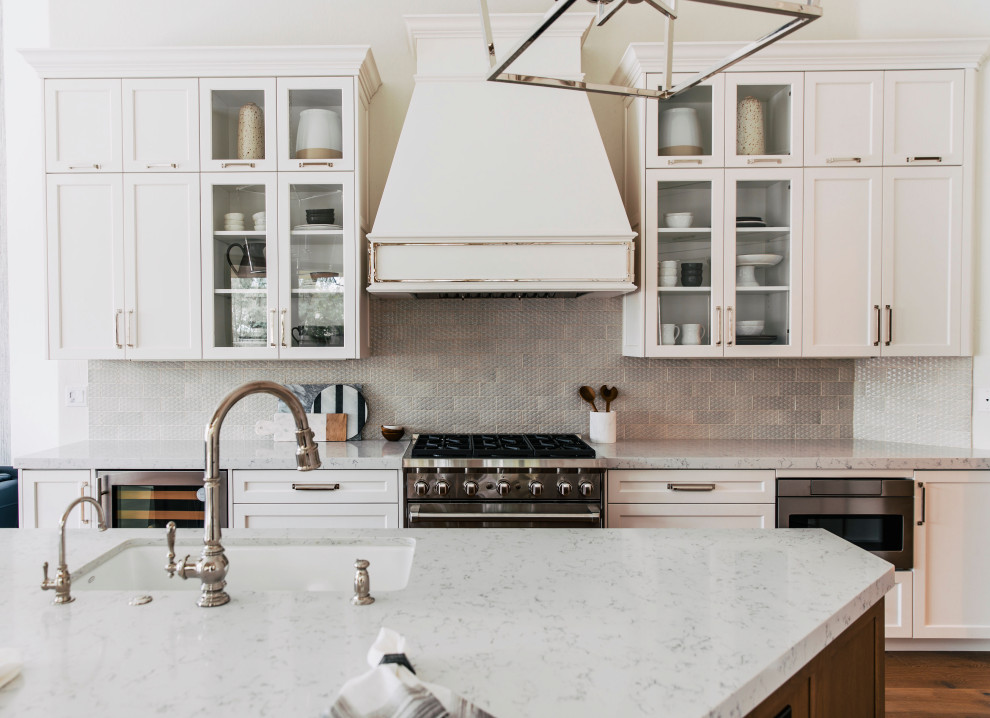 Example of a transitional kitchen design in Phoenix