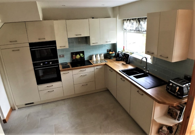 Mr & Mrs Field modern-kitchen