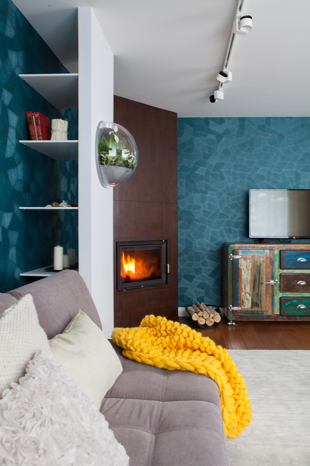 Между морем и землёй