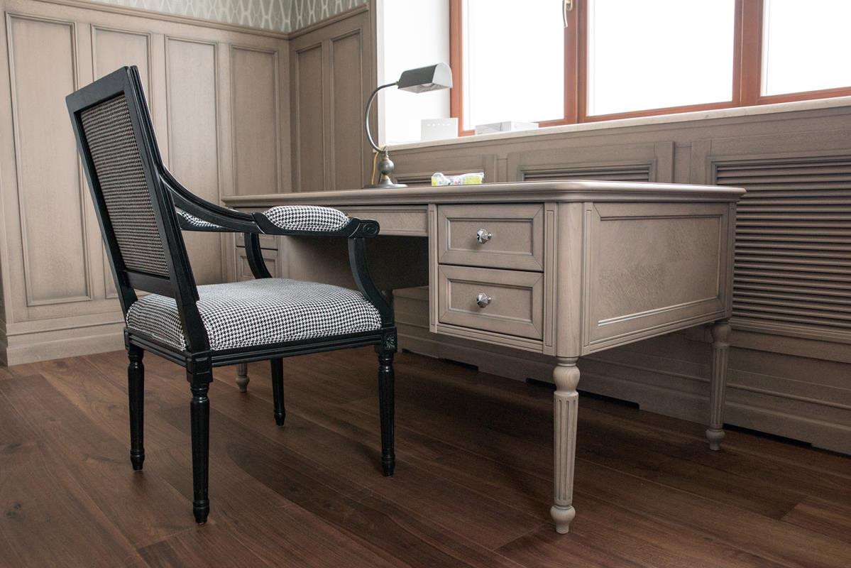 Столярные изделия в коттедж : лестницы, мебель, двери и тд.