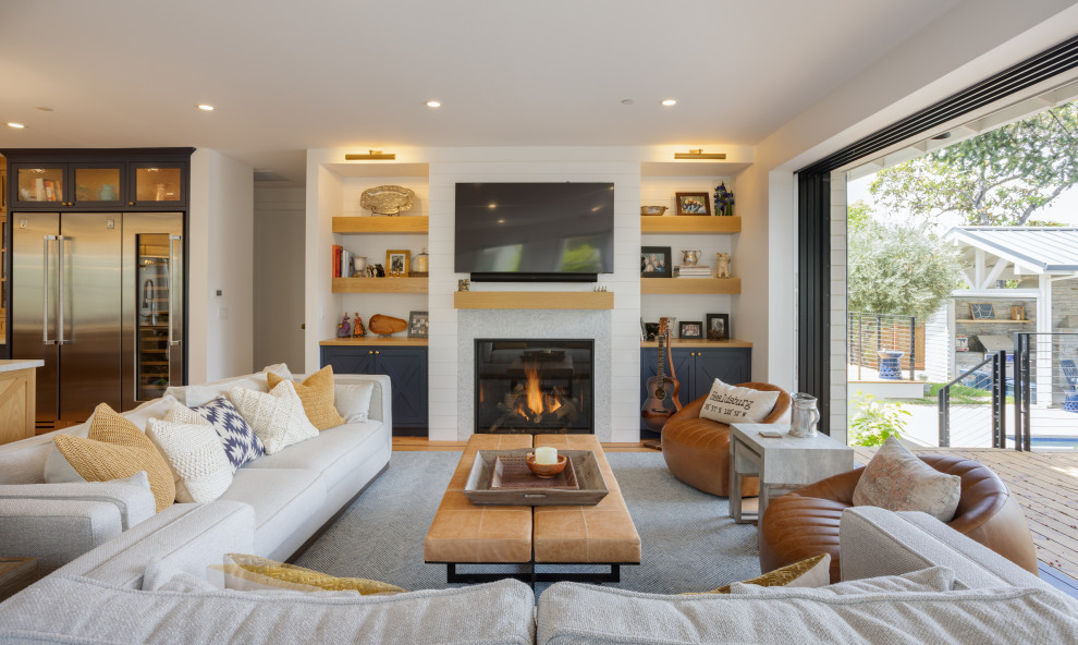 Transitional living room photo in San Francisco