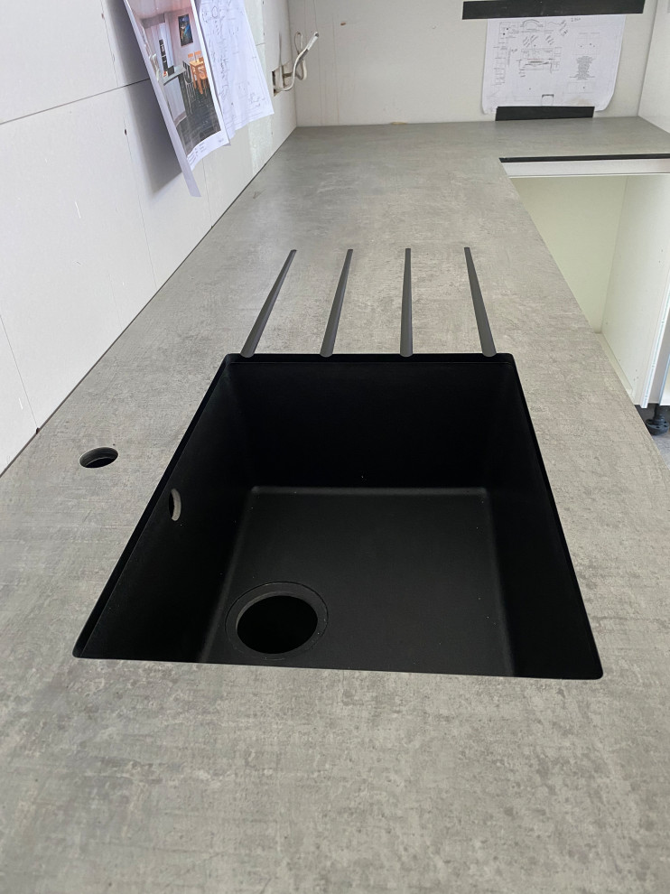 Worktop specialists (quartz, oak, compact laminate, laminate)