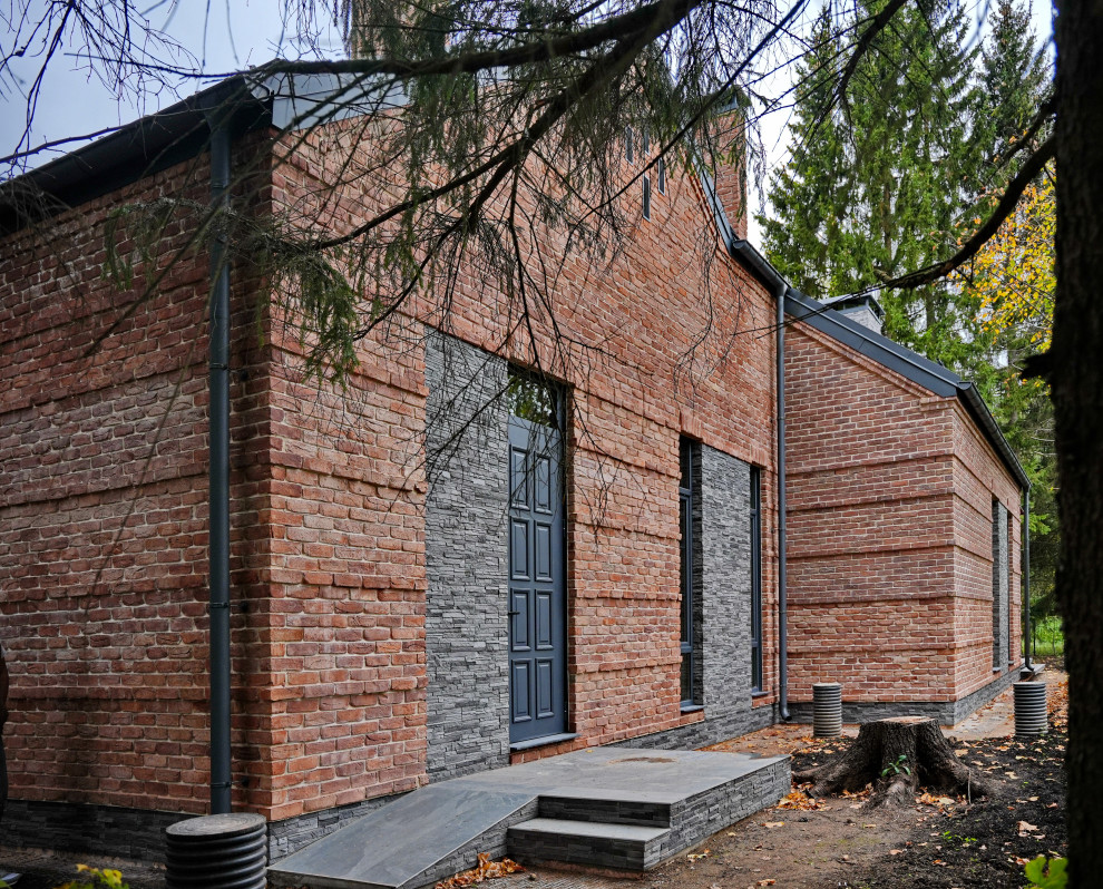 English house. Construction