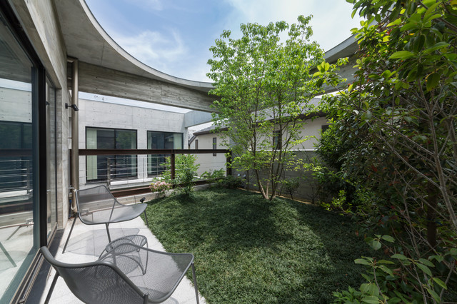 上原の家 moderno-patio
