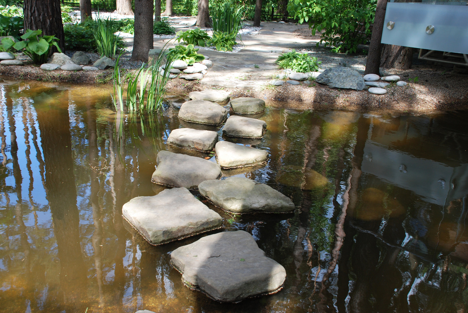 Участок с водоемом в КП "Сосновый бор"