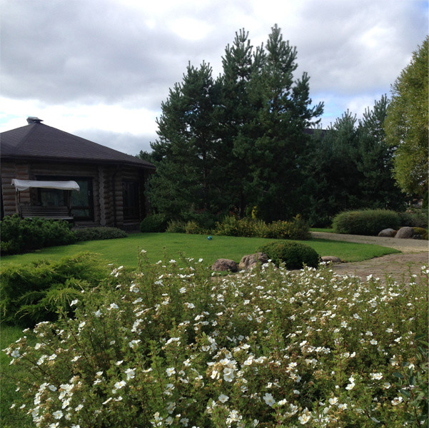 Участок на берегу реки