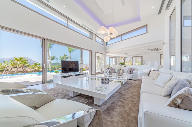 Villa Hermes modern-living-room
