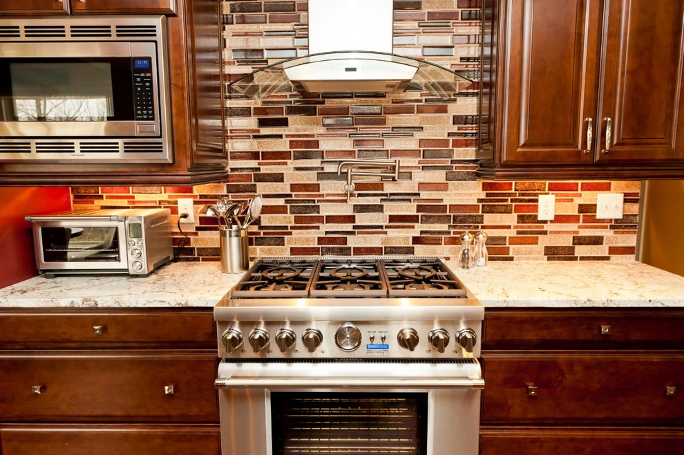 Kitchen - transitional kitchen idea