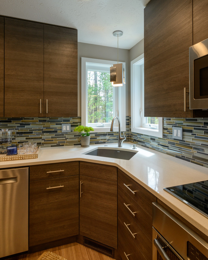 Kitchen - transitional kitchen idea in Manchester