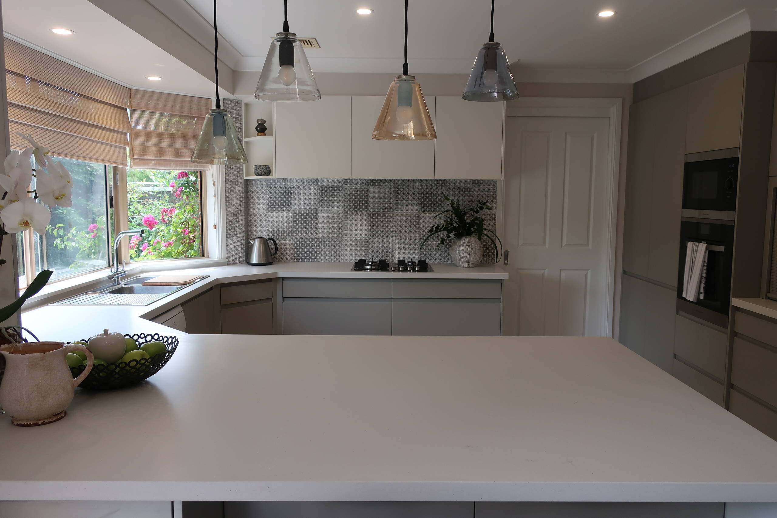 A NEW Kitchen that suits a stylish home