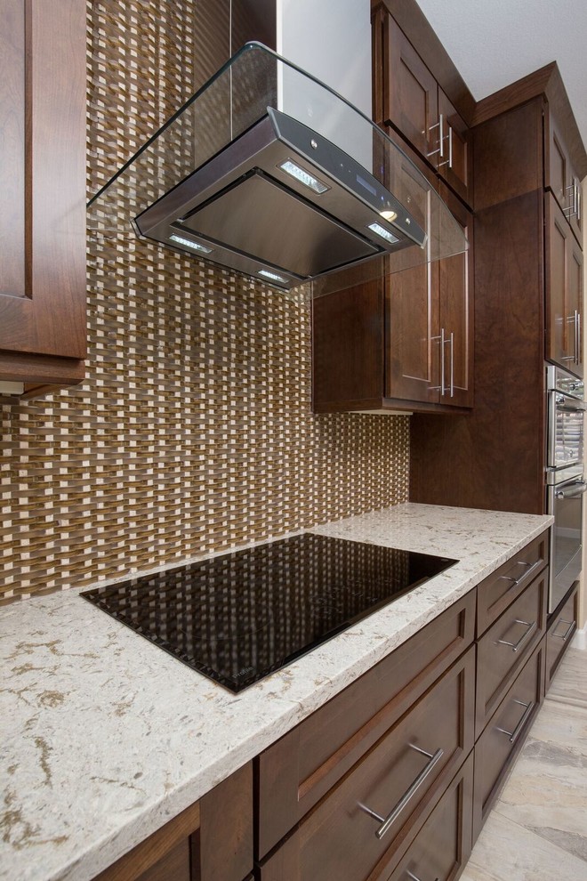 Kitchen - transitional kitchen idea in Phoenix