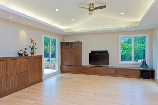 Family Room With Vaulted Ceiling Modern Family Games