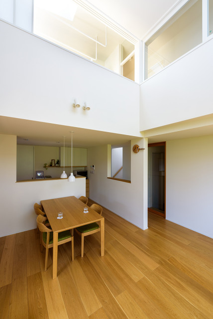 越谷の家 moderne-salon