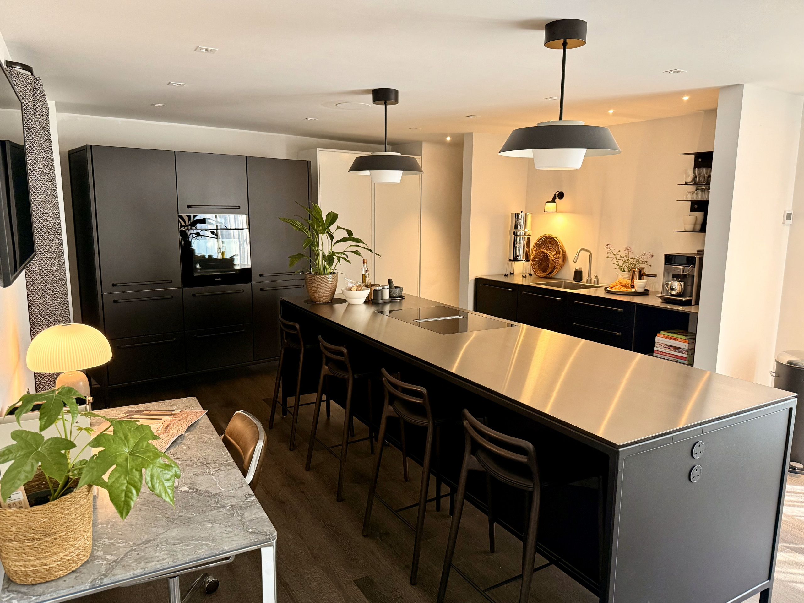 INTERIOR DESIGN STUDIO - VIPP LOUNGE SPACE - BEFORE & AFTER