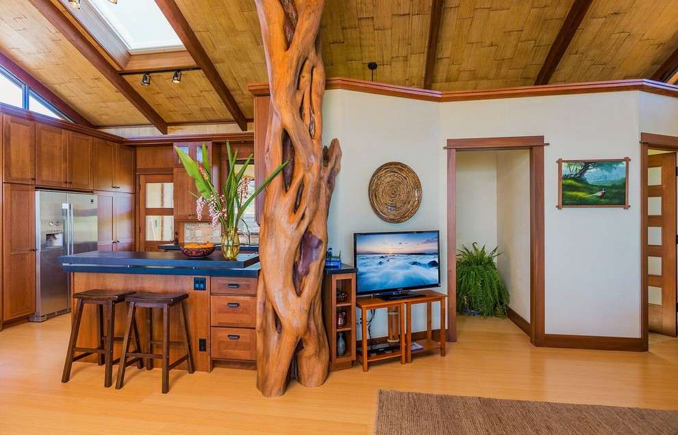 Photo of a beach style kitchen in Hawaii.