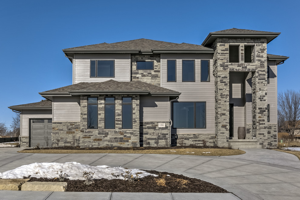 Home design - transitional home design idea in Omaha