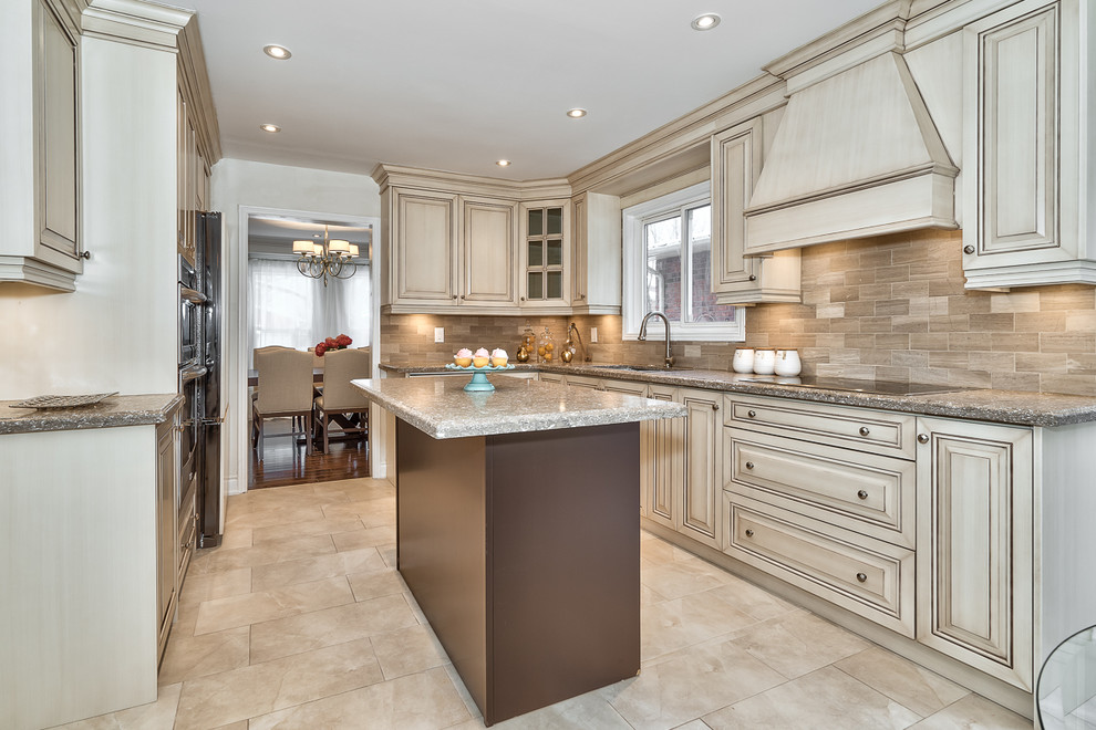 Kitchen - transitional kitchen idea in Toronto