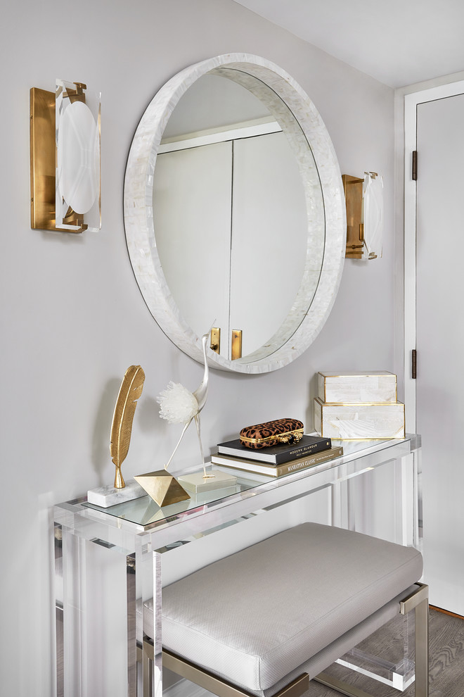 Inspiration for a transitional home design remodel in Toronto