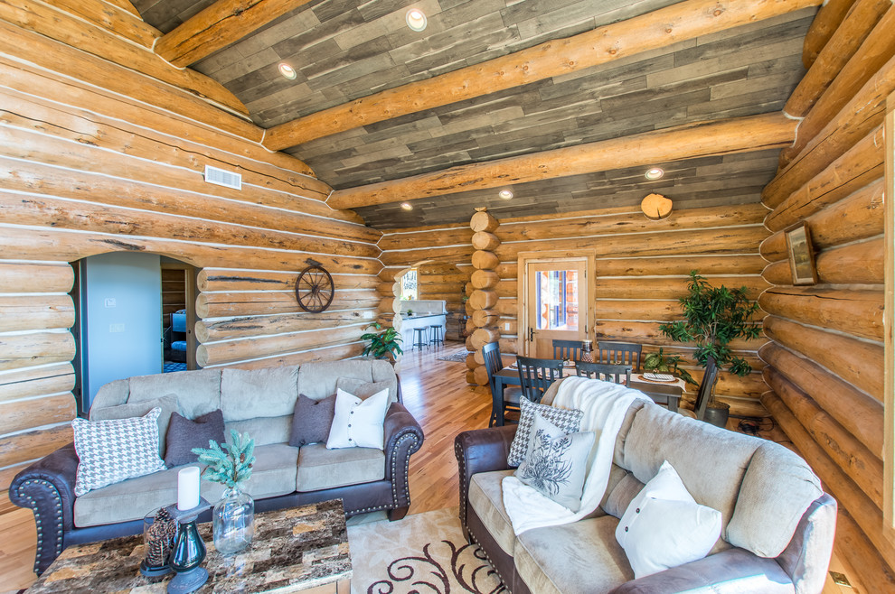 Home design - rustic home design idea in Denver