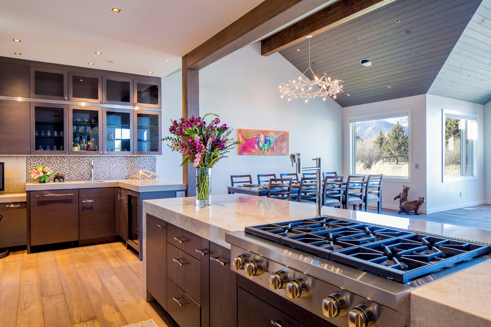 Kitchen - transitional kitchen idea in Jackson