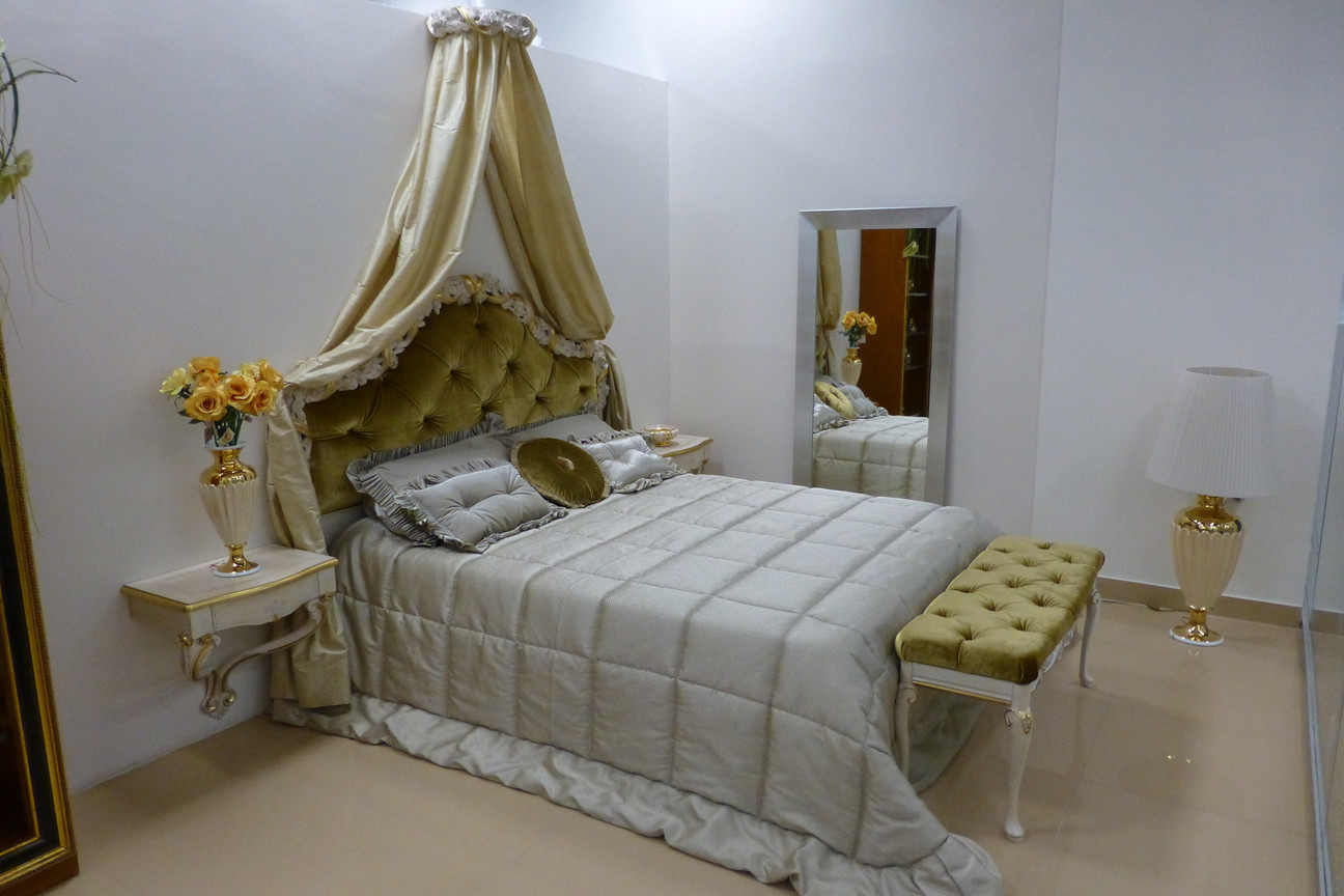 Распродажа выставочных образцов итальянской мебели, светильников и аксессуаров