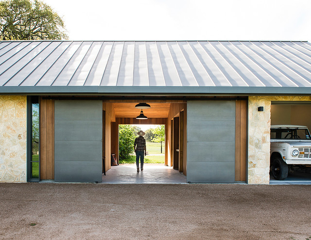 Planned Garage Evolves Into a Multifunctional Modern Barn