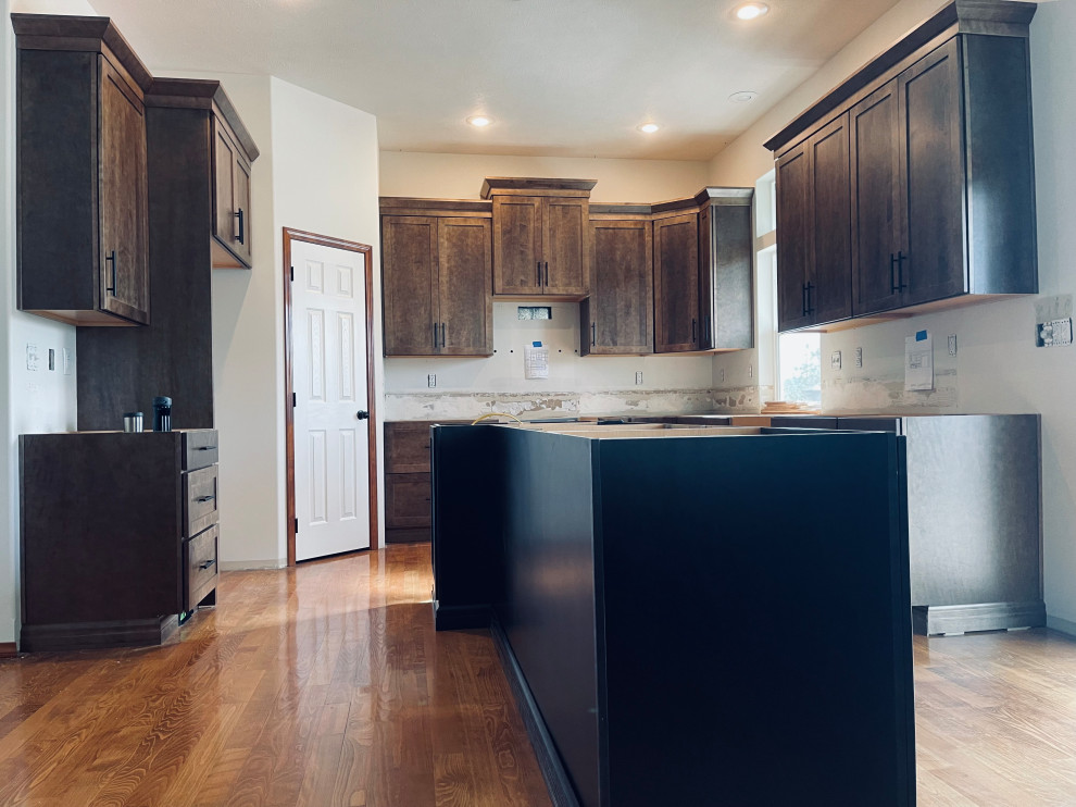 Kitchen Cabinet Installs