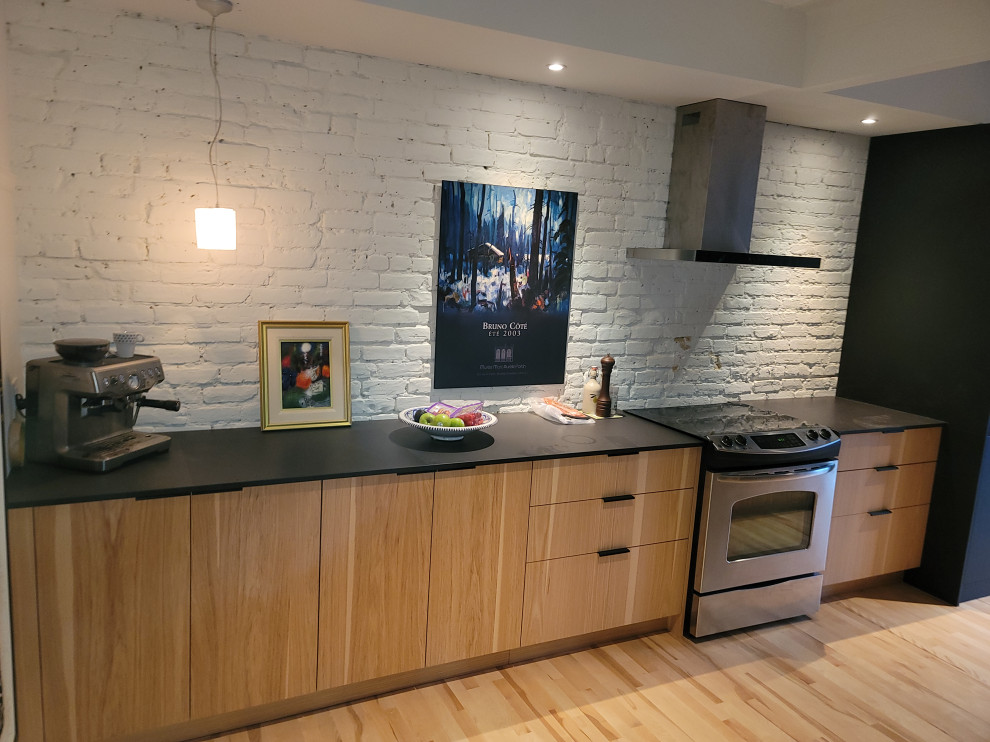 TOW TONE MODERN KITCHEN