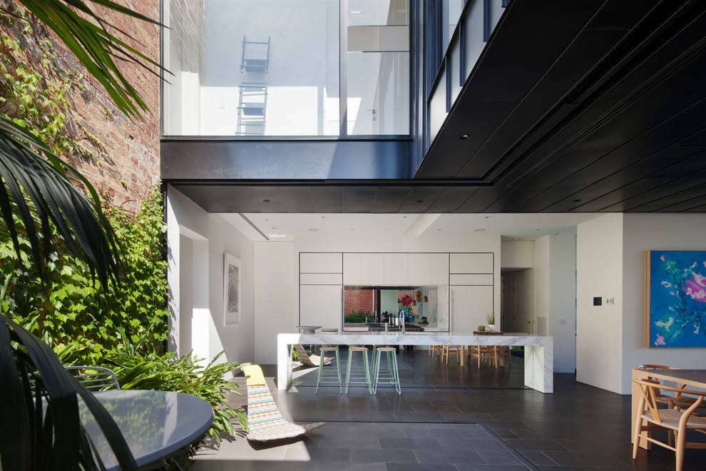 Inspiration for a contemporary home design remodel in Melbourne