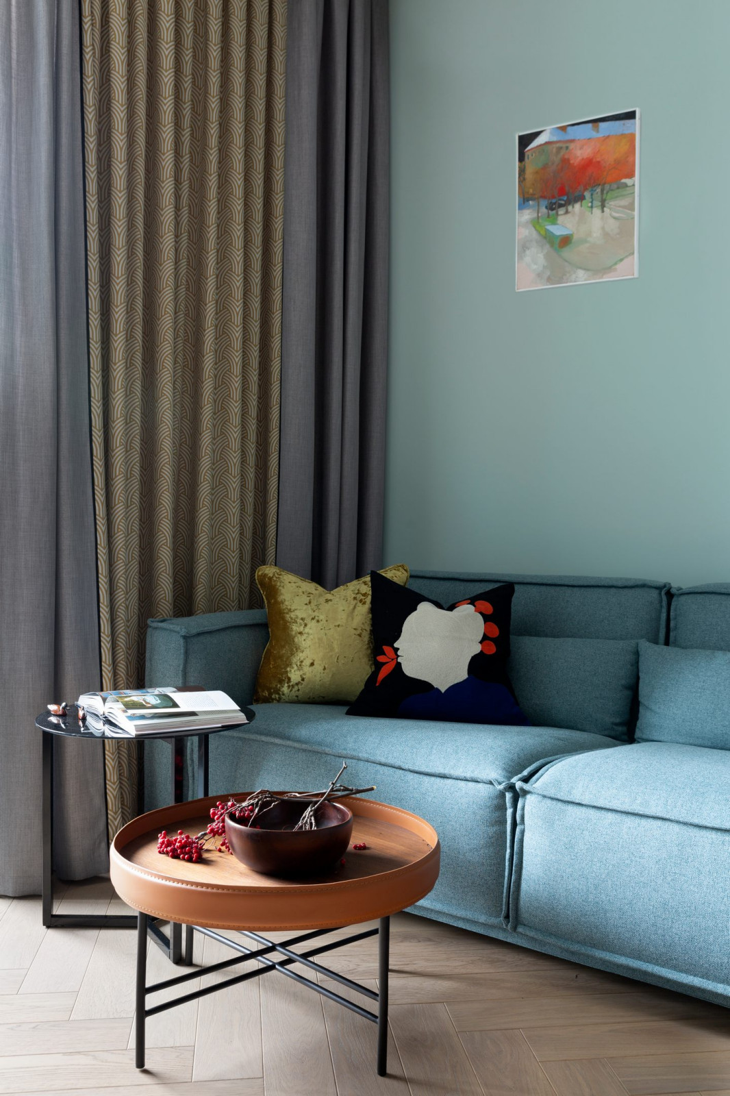 Публикация ElleDecoration.ru Квартира 48 м² в сочной цветовой гамме в Москве