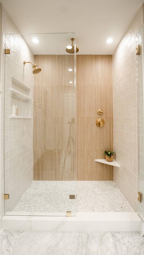 Alcove shower - mid-sized modern master beige tile and ceramic tile marble floor and double-sink alcove shower idea in Dallas with shaker cabinets, blue cabinets, beige walls, quartz countertops, white countertops, a niche and a freestanding vanity