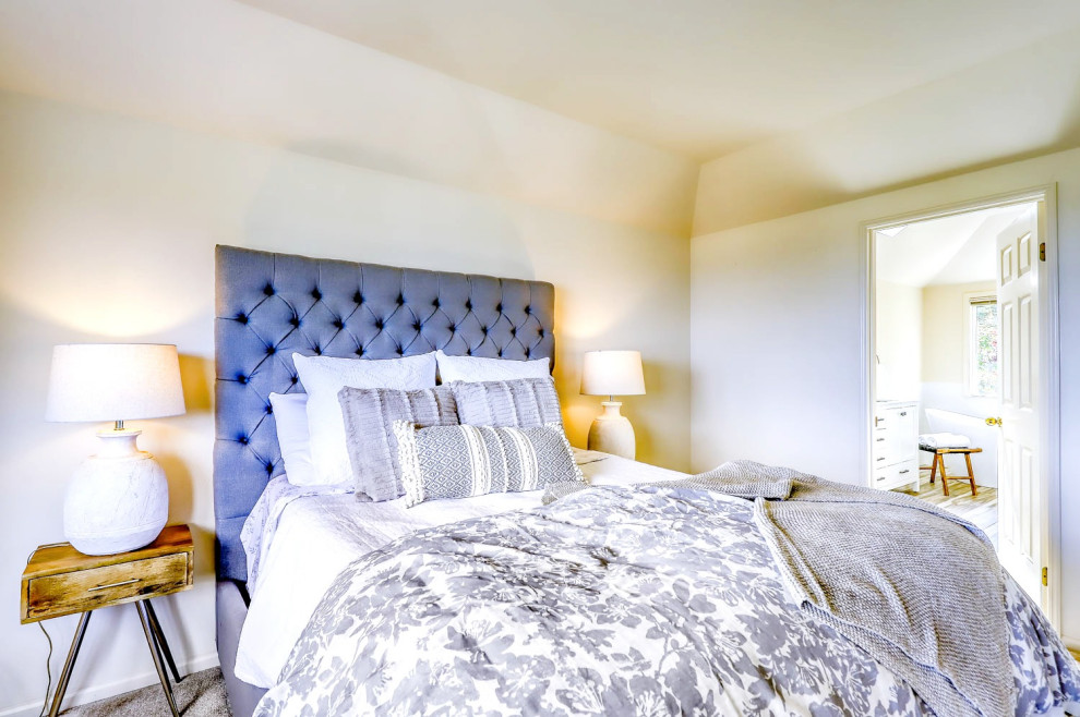 Home design - transitional home design idea in Seattle