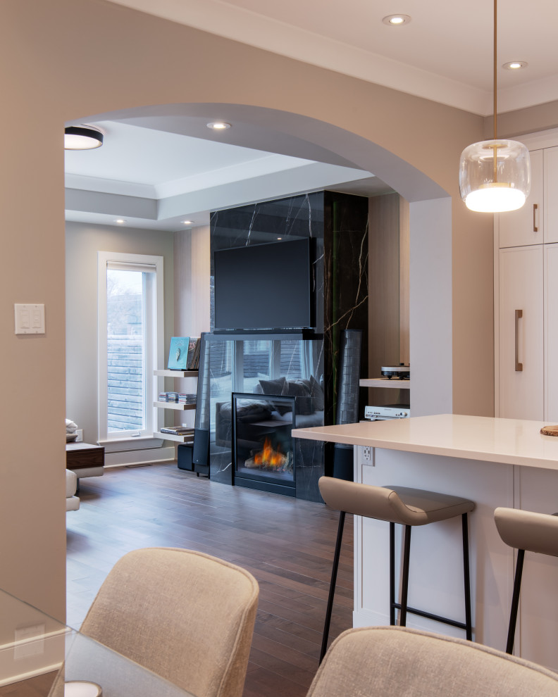 Inspiration for a transitional home design remodel in Ottawa