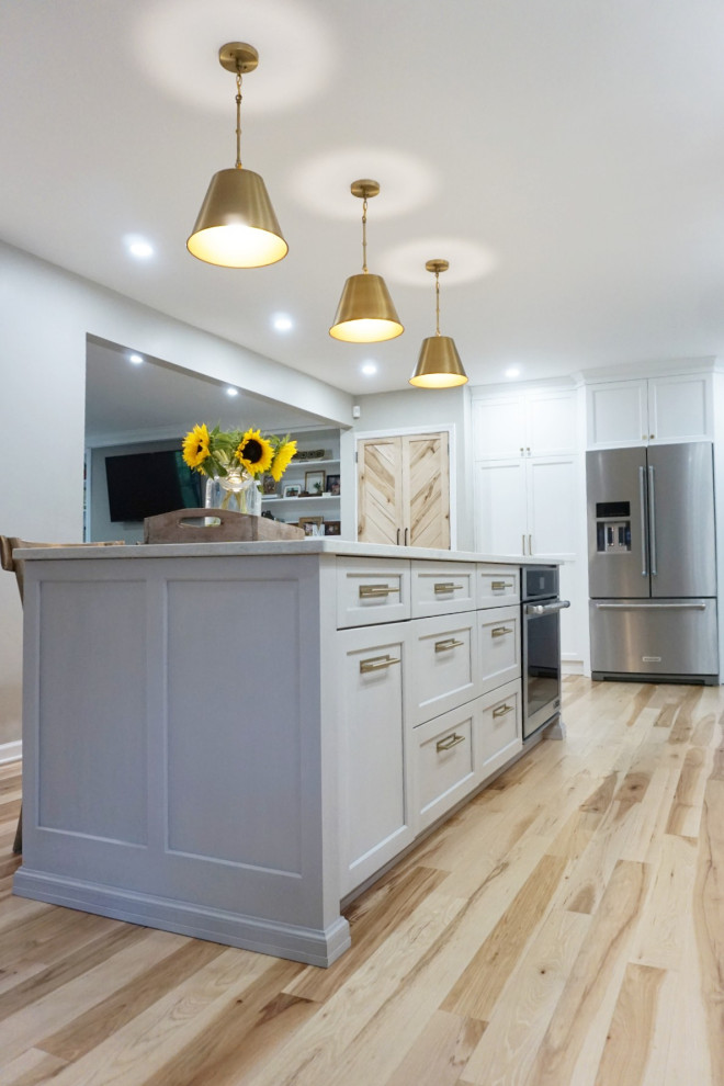 Home design - transitional home design idea