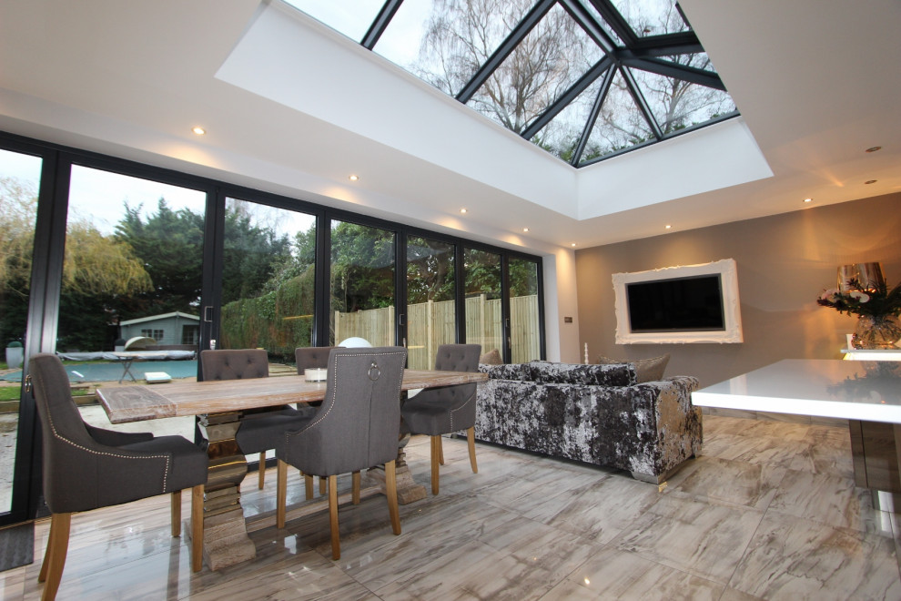 Kitchen orangery dining & relaxing space