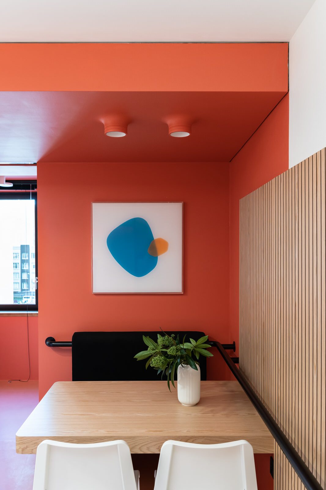 Кухня в коралловом ожерелье