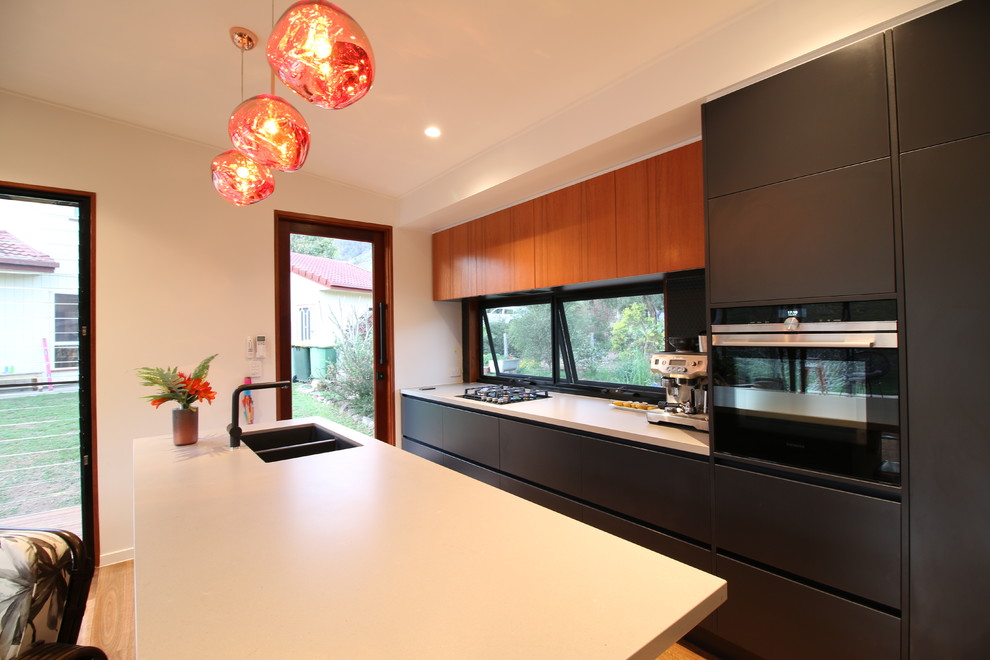 Inspiration for a tropical kitchen in Brisbane.