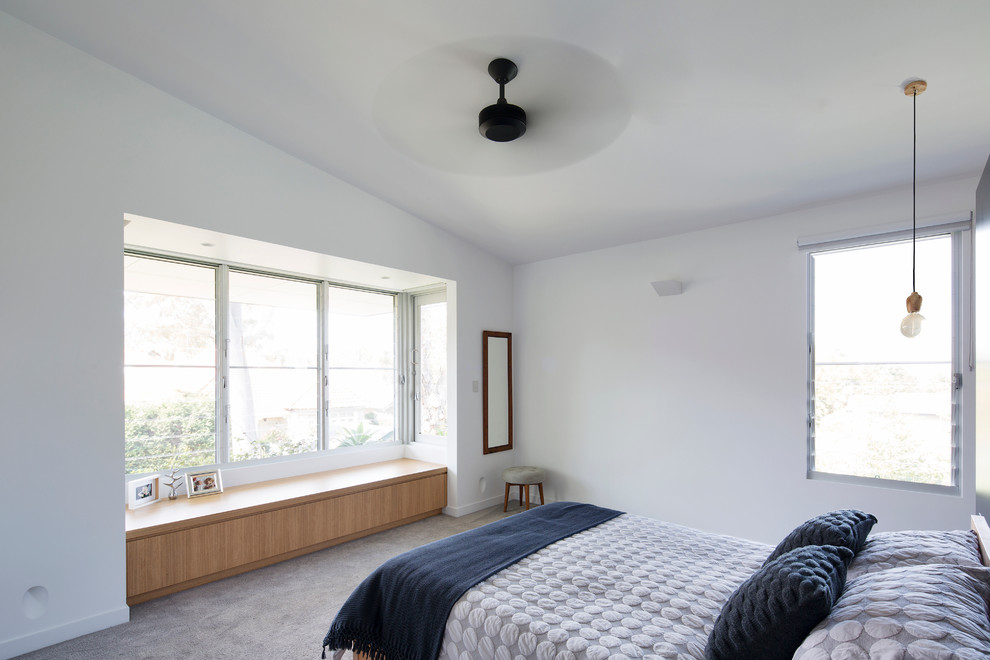 Contemporary master bedroom in Sydney.