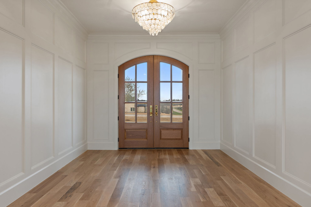 Entryway - transitional entryway idea in Dallas