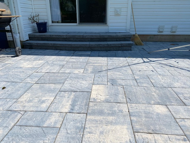 Curvy patio- Montauk Blue with coal border