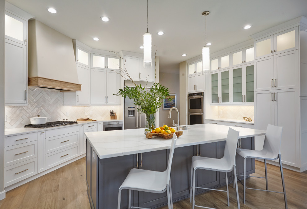 Inspiration for a transitional kitchen remodel in Phoenix