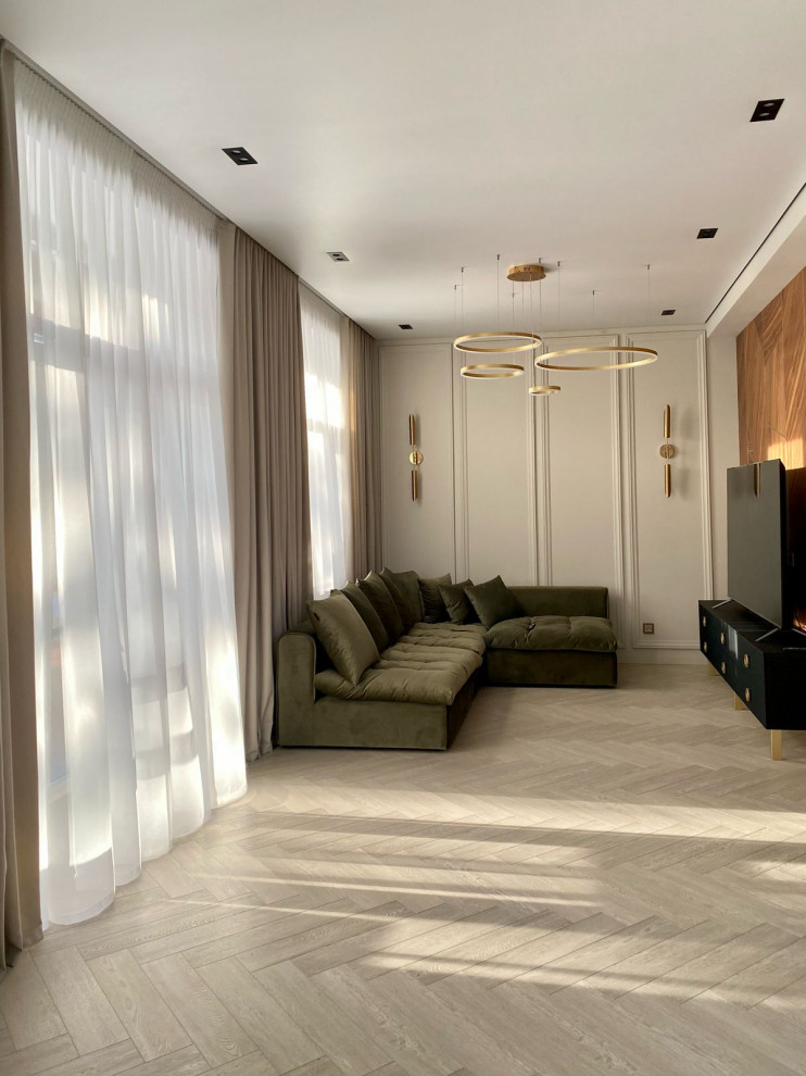 Дом  стоящий среди сосен